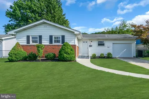 42 Thoreau Rd, Hamilton, NJ 08690
