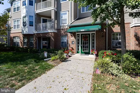 631 Mowat Cir, Hamilton, NJ 08690