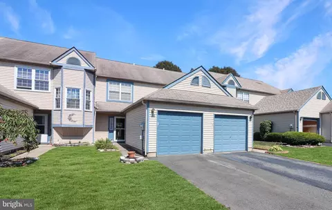 9 Regal Ct, Hamilton, NJ 08690