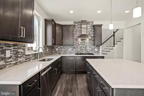 33 Kay Chiarello Way, Hamilton, NJ 08690
