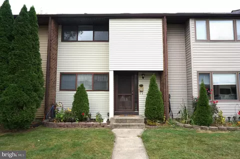 3 Bennington Dr, East Windsor, NJ 08520