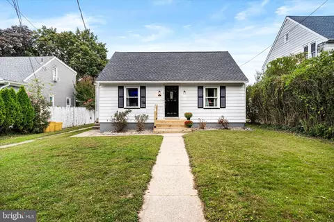 102 Sharps Ln, Hamilton, NJ 08610
