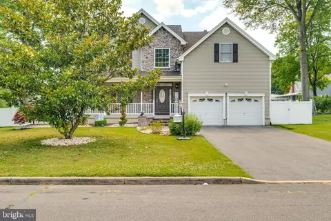 Exterior - 551 Hinckle Ave, Ewing, NJ 08628 photo 3 of 12