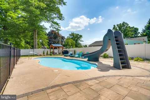 Exterior - 551 Hinckle Ave, Ewing, NJ 08628 photo 8 of 12