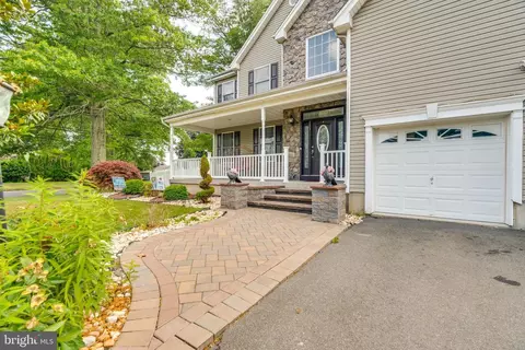 Exterior - 551 Hinckle Ave, Ewing, NJ 08628 photo 2 of 12