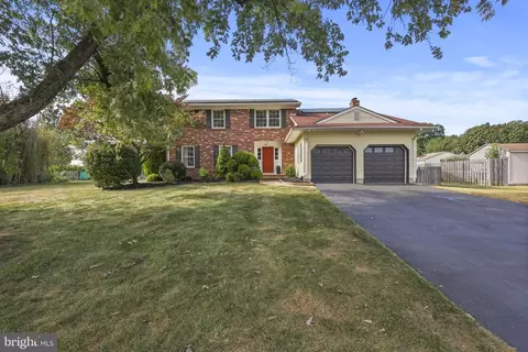 51 Wolfpack Rd, Hamilton, NJ 08619