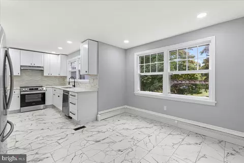 1 Hampton Rd, Ewing, NJ 08638 photo 11