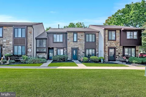 7 Topaz, Hamilton, NJ 08690