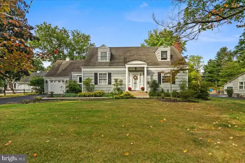 10 Weidel Dr, Pennington, NJ 08534