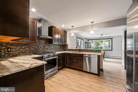 566 Cleardale Ave, Ewing, NJ 08618 photo 12
