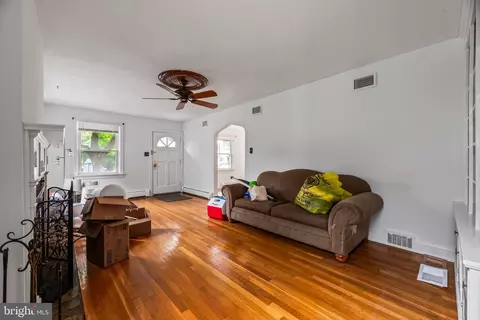 566 Cleardale Ave, Ewing, NJ 08618 photo 8