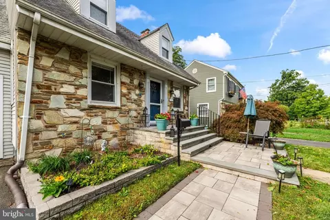 566 Cleardale Ave, Ewing, NJ 08618 photo 5
