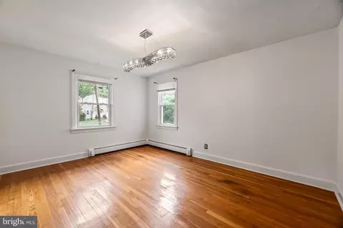566 Cleardale Ave, Ewing, NJ 08618 photo 10