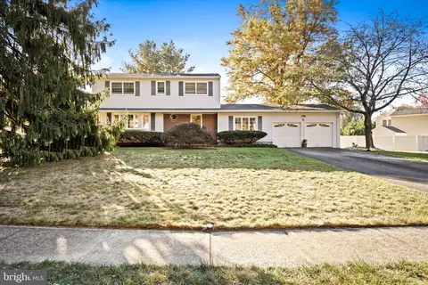 5 Exeter Ct, East Windsor, NJ 08520