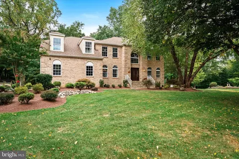 22 Arnold Ln, Robbinsville, NJ 08691