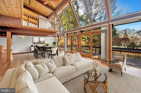 160 N Post Rd, Princeton Junction, NJ 08550