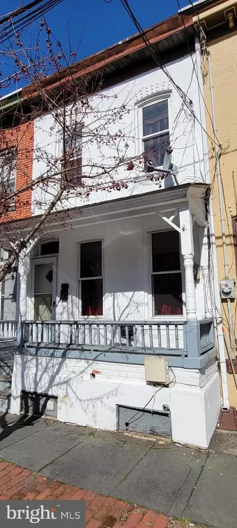 36 High St, Trenton, NJ 08609