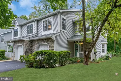 10 Stonerise, Lawrenceville, NJ 08648