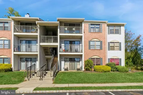 33 Voscek Ct, Lawrence, NJ 08648