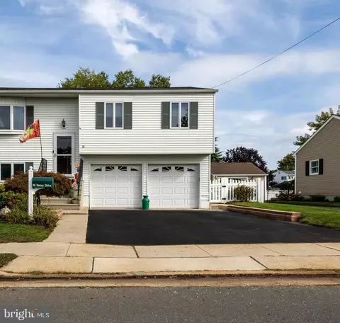 36 Nancy Dr, Hamilton, NJ 08619