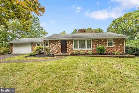 962 Old York Rd, Hightstown, NJ 08520