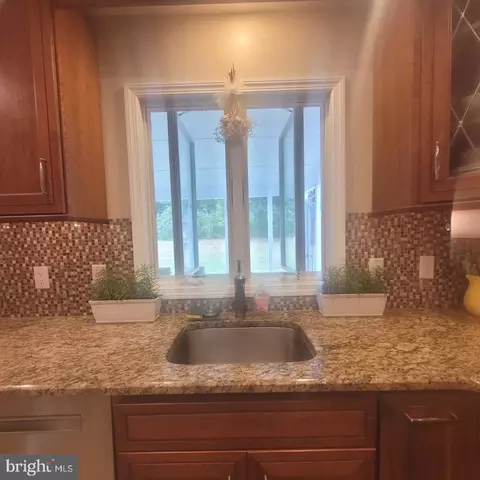 24 Metekunk, Ewing, NJ 08638 photo 7