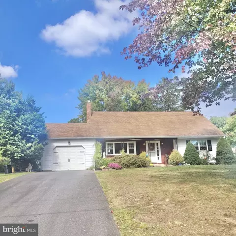24 Metekunk, Ewing, NJ 08638