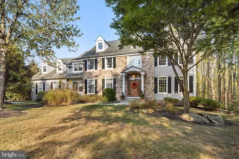 7 Harbourton Ridge Dr, Pennington, NJ 08534