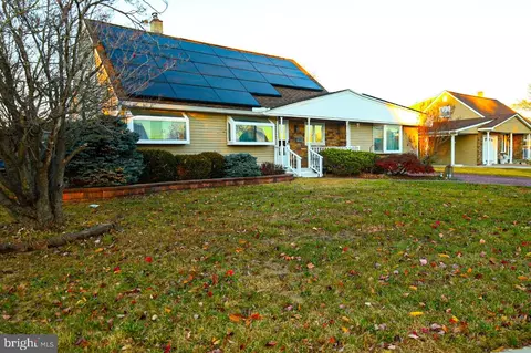 2 Fennimore Rd, Hamilton, NJ 08690