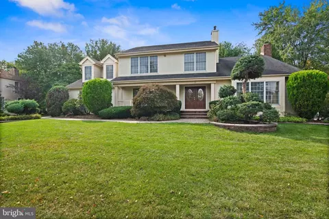 5 Rosewood Ct, Princeton Junction, NJ 08550