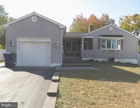 102 Gilman Pl, Hightstown, NJ 08520