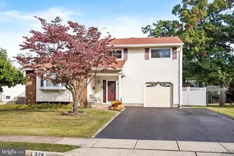 374 Regina Ave, Hamilton, NJ 08619