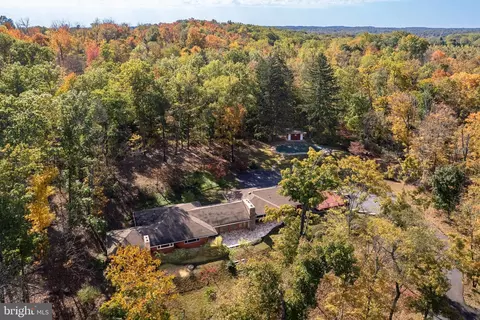 43 Fiddlers Creek Rd, Titusville, NJ 08560