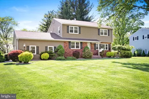 5 Star Dr, Ewing, NJ 08628