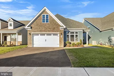 22 Samjan Cir, Hightstown, NJ 08520