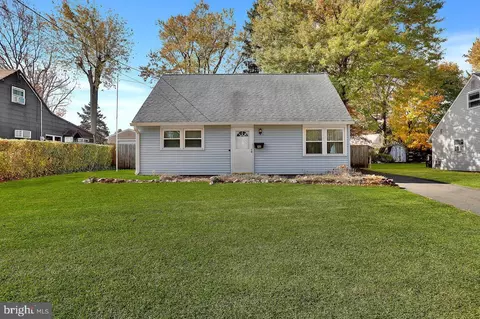 1011 Terrace Blvd, Ewing, NJ 08618