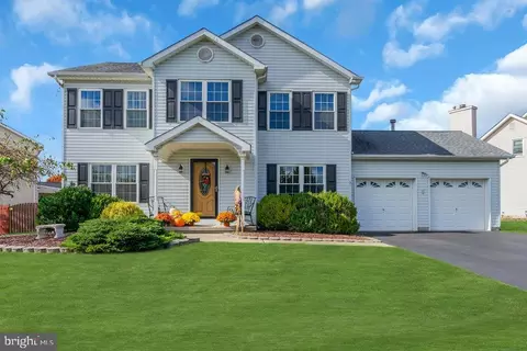21 Erica Lynne Way, Hamilton, NJ 08690