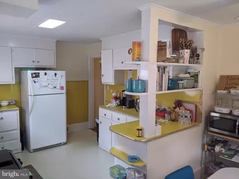 Kitchen - 2406 Nottingham Way, Hamilton, NJ 08619 photo 1 of 3