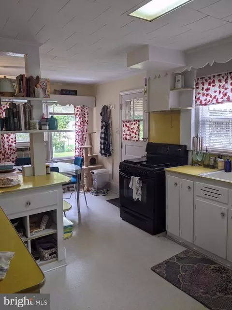 Kitchen - 2406 Nottingham Way, Hamilton, NJ 08619 photo 3 of 3