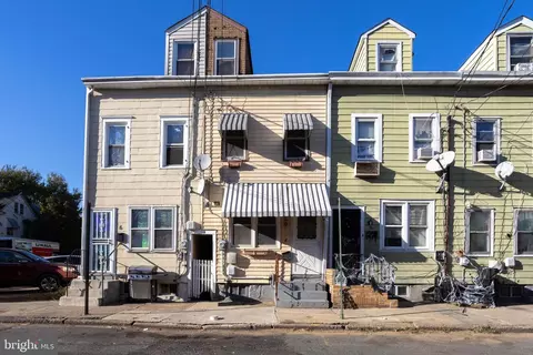 8 Elm St, Trenton, NJ 08611