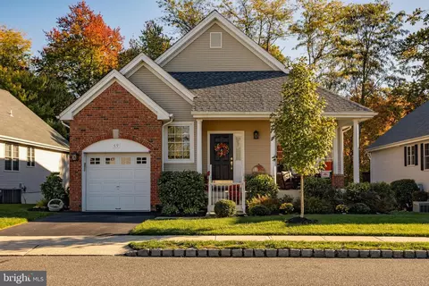 69 Bear Meade Dr, Hamilton, NJ 08691