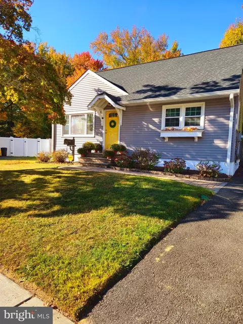 14 Seneca La, Hamilton, NJ 08690