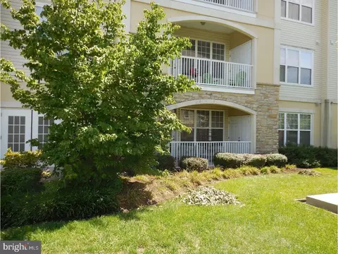 215 Masterson Ct, Ewing, NJ 08618