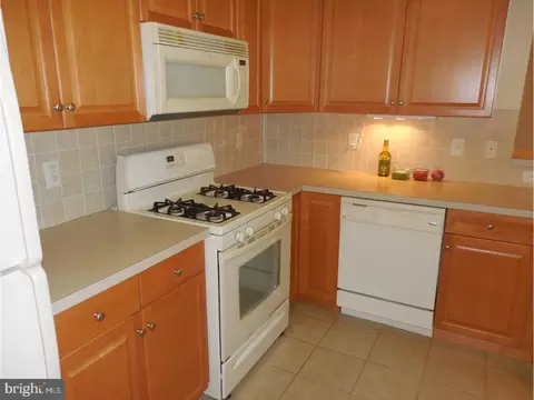 215 Masterson Ct, Ewing, NJ 08618 photo 6