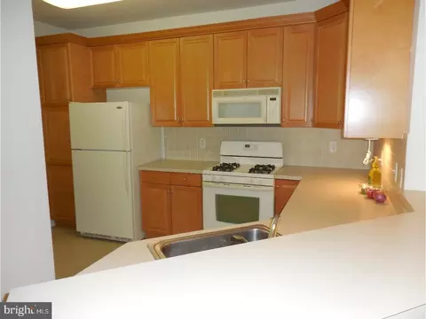 215 Masterson Ct, Ewing, NJ 08618 photo 5
