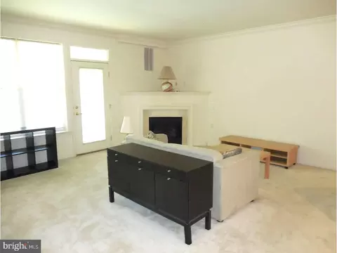 215 Masterson Ct, Ewing, NJ 08618 photo 2