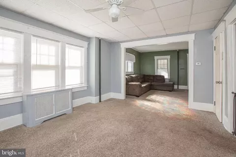 Living - 810 Klockner Rd, Hamilton, NJ 08619 photo 11 of 12