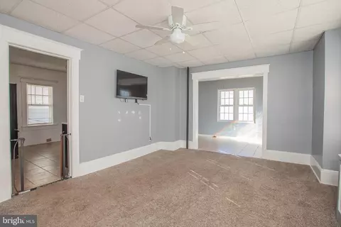 Living - 810 Klockner Rd, Hamilton, NJ 08619 photo 9 of 12
