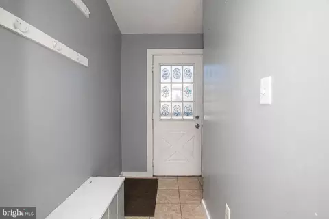 Entry Way - 810 Klockner Rd, Hamilton, NJ 08619 photo 3 of 9
