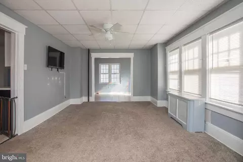 Living - 810 Klockner Rd, Hamilton, NJ 08619 photo 8 of 12